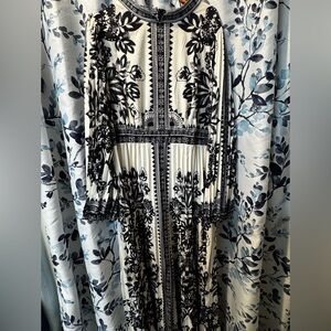 Chic Monochrome Maxi Dress with Floral Design